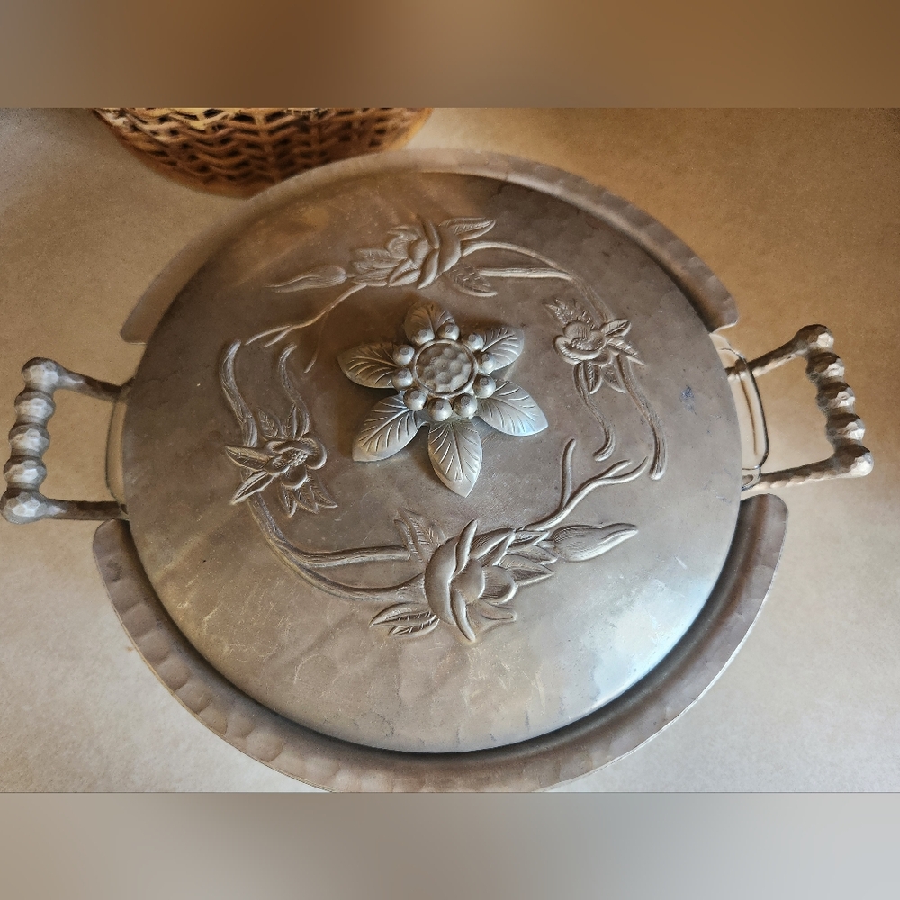 Vintage Everlast Hand Forged Aluminum Serving Dish With Pyrex Insert